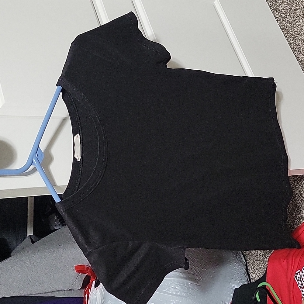 Black crop top, size M